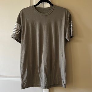 NWOT Large Shirt
